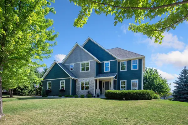 1879 Sandbar Circle, Waconia, MN 55387