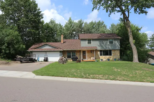345 Walnut Lane, Apple Valley, MN 55124