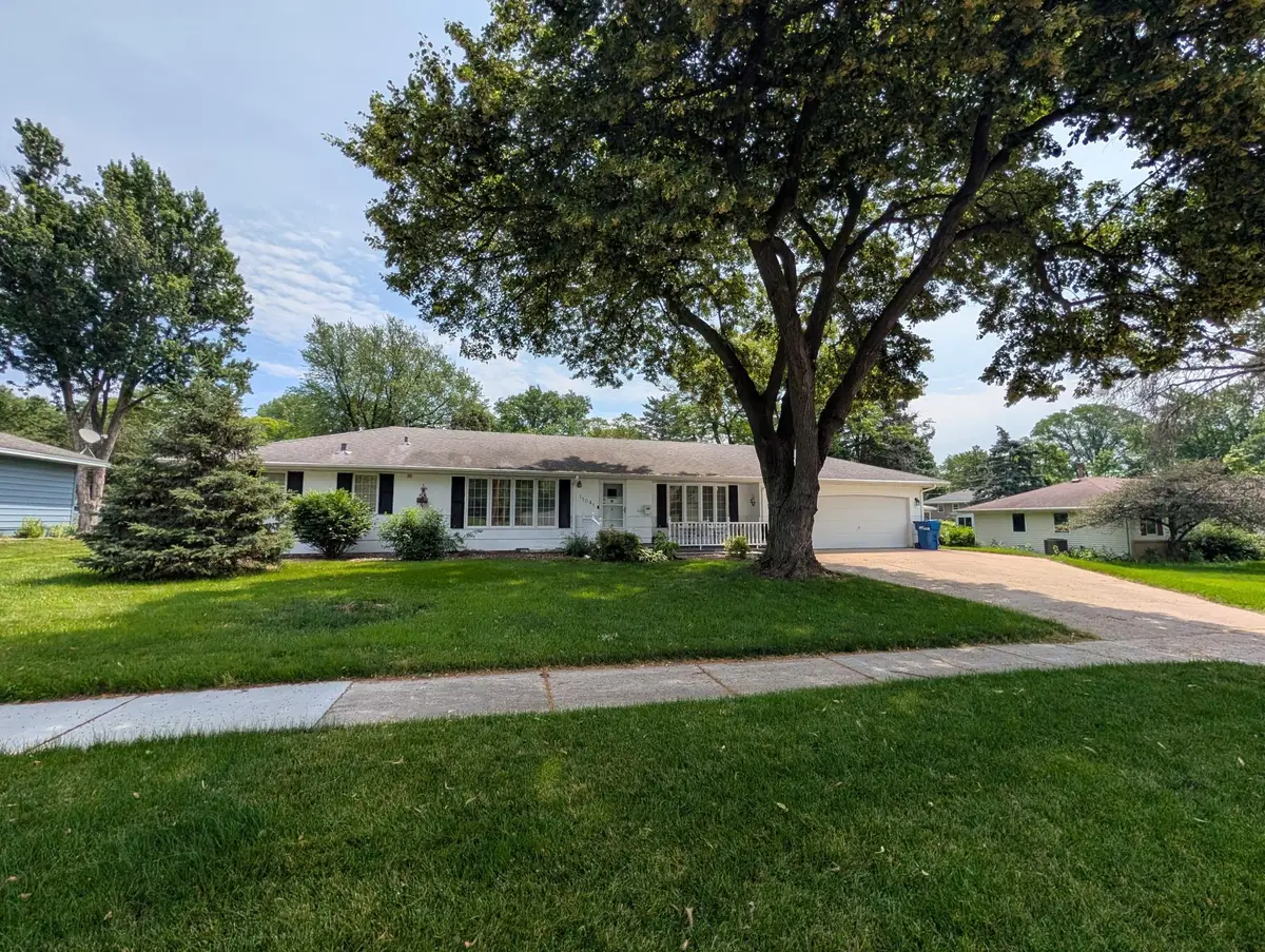 11041 France Avenue S, Bloomington, MN 55431 - #1