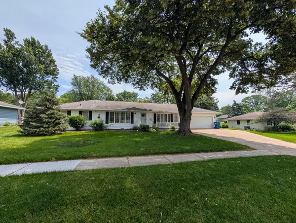 11041 France Avenue S, Bloomington, MN 55431