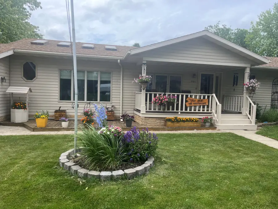 301 5th Street Sw, Hankinson, ND 58041 - #3