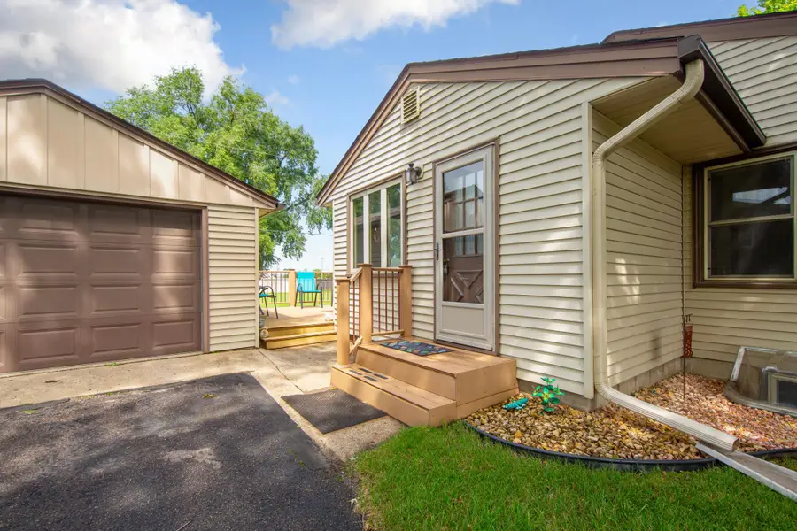 142 22nd Avenue Sw, Faribault, MN 55021 - #2