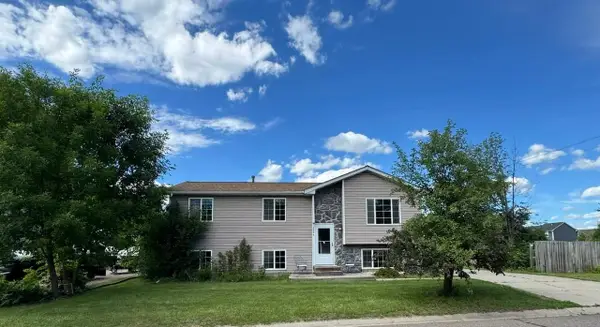 1994 Robin Lane N, Hugo, MN 55038