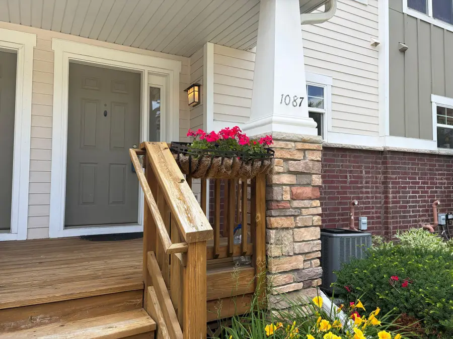 1087 Barclay Street, Saint Paul, MN 55106 - #2
