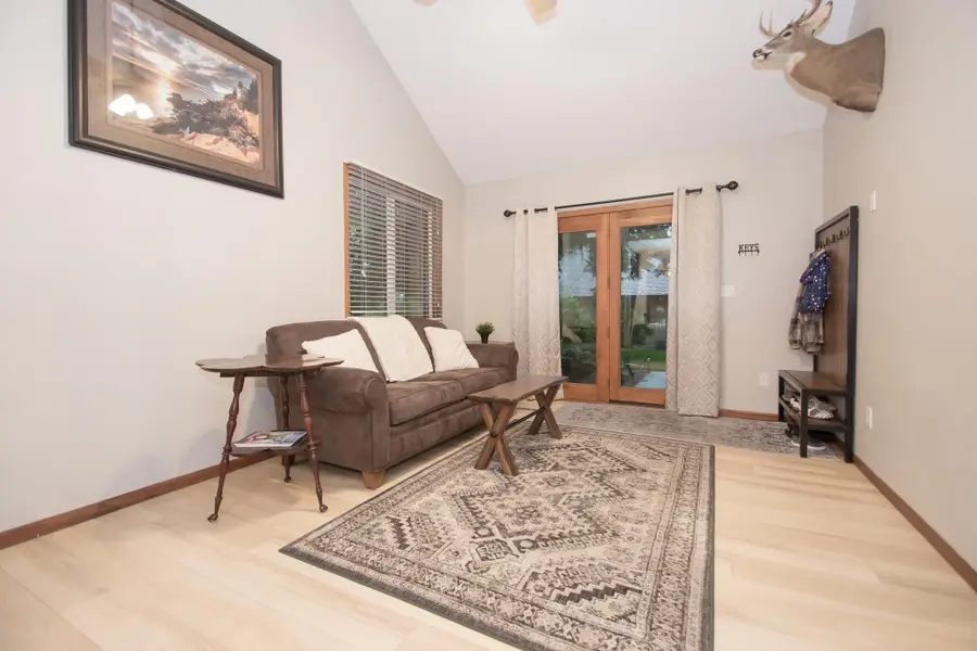 544 Auburn Place Nw #H, Elk River, MN 55330 - #3