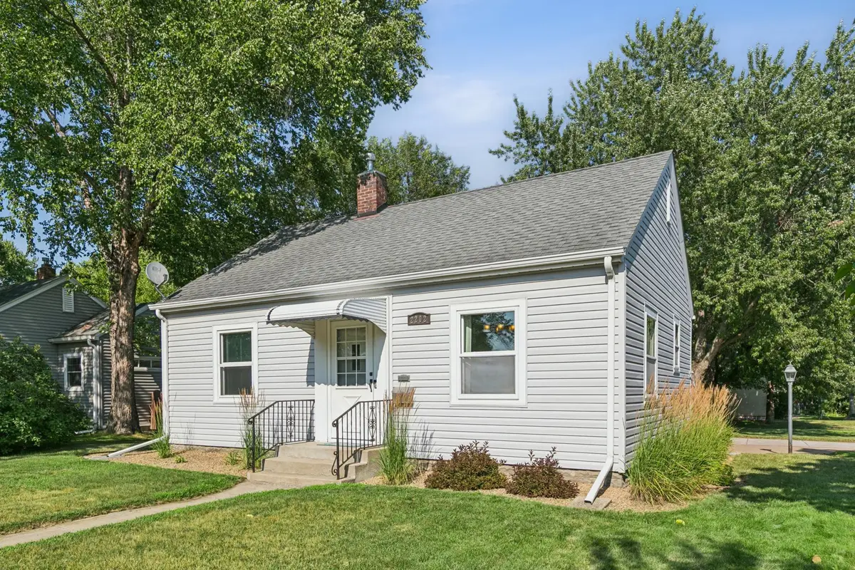 2202 6th Avenue, Anoka, MN 55303 - #1