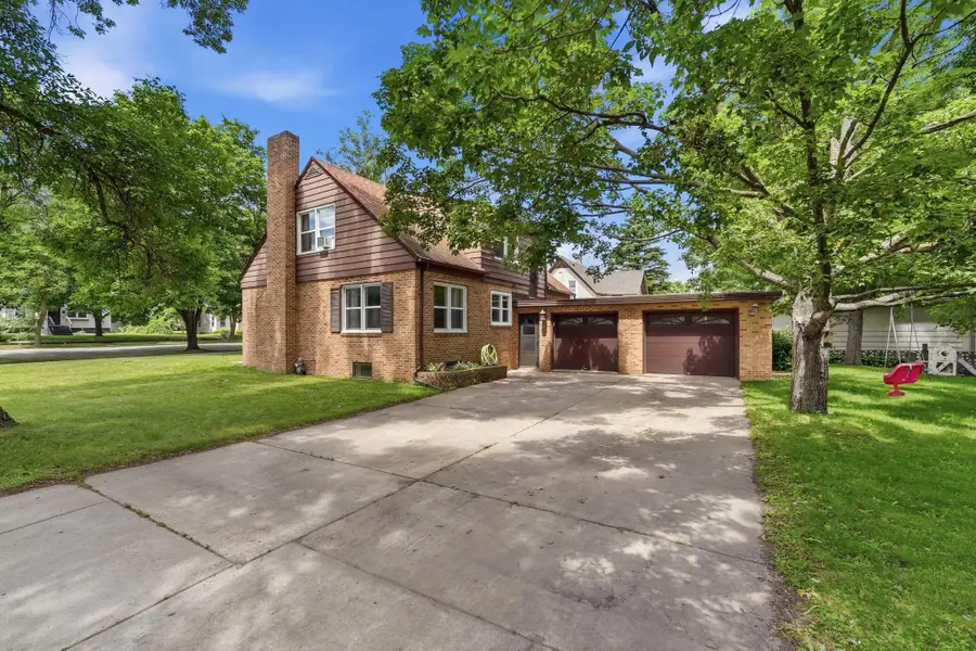1221 Douglas Street, Alexandria, MN 56308 - #2