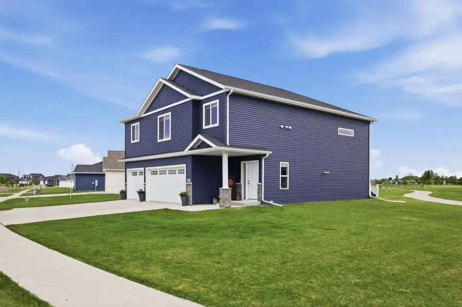 1819 67th Avenue S, Fargo, ND 58104 - #2