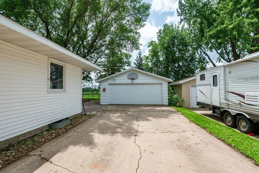 2813 12 Avenue Nw, Willmar, MN 56201 - #2