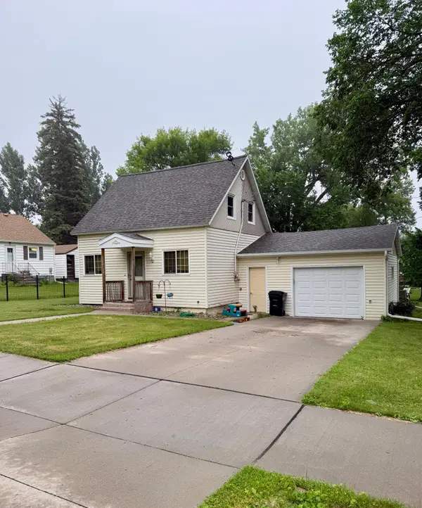 744 5th Avenue Nw, Valley City, ND 58072