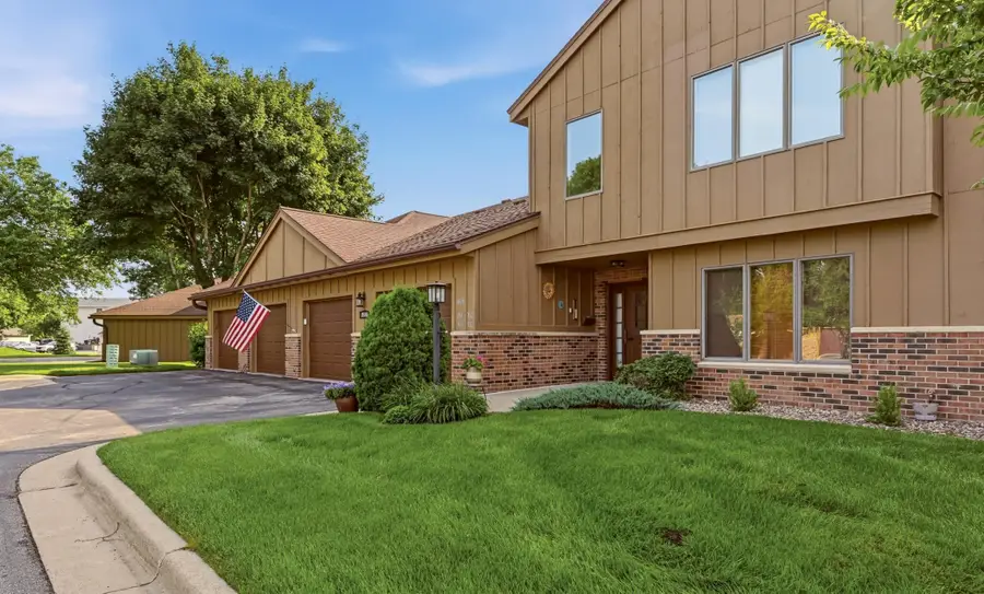 1808 Lakeview Court Sw #101, Rochester, MN 55902 - #2