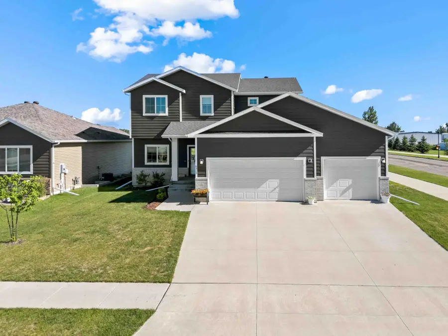6313 54th Avenue S, Fargo, ND 58104 - #2