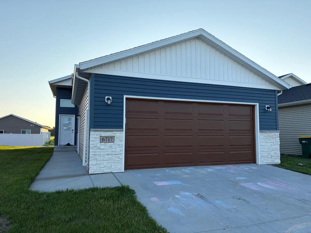 6717 Thomas Street, Horace, ND 58047 - #1