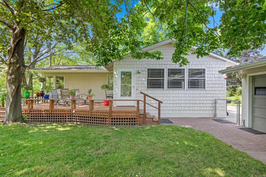 2570 Avon Street N, Roseville, MN 55113 - #2