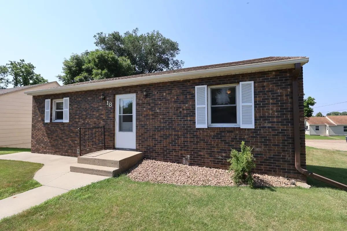 18 S Oregon Avenue, Morris, MN 56267 - #1
