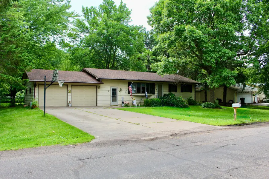 514 Oak Avenue, Hinckley, MN 55037 - #2