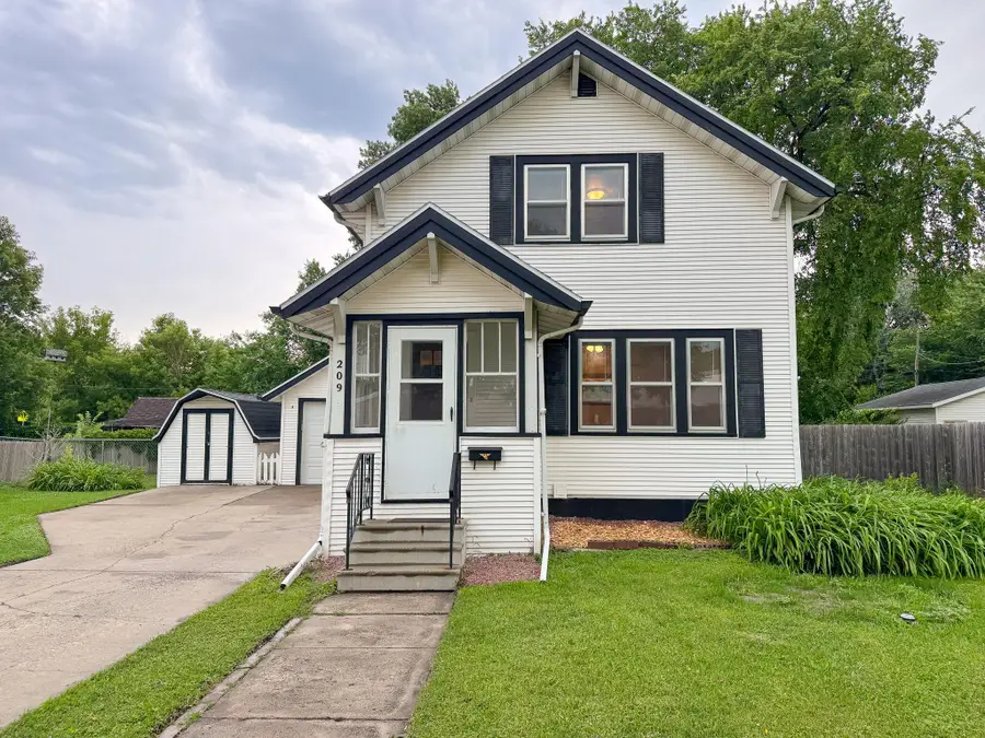 209 11th Street N, Moorhead, MN 56560 - #2