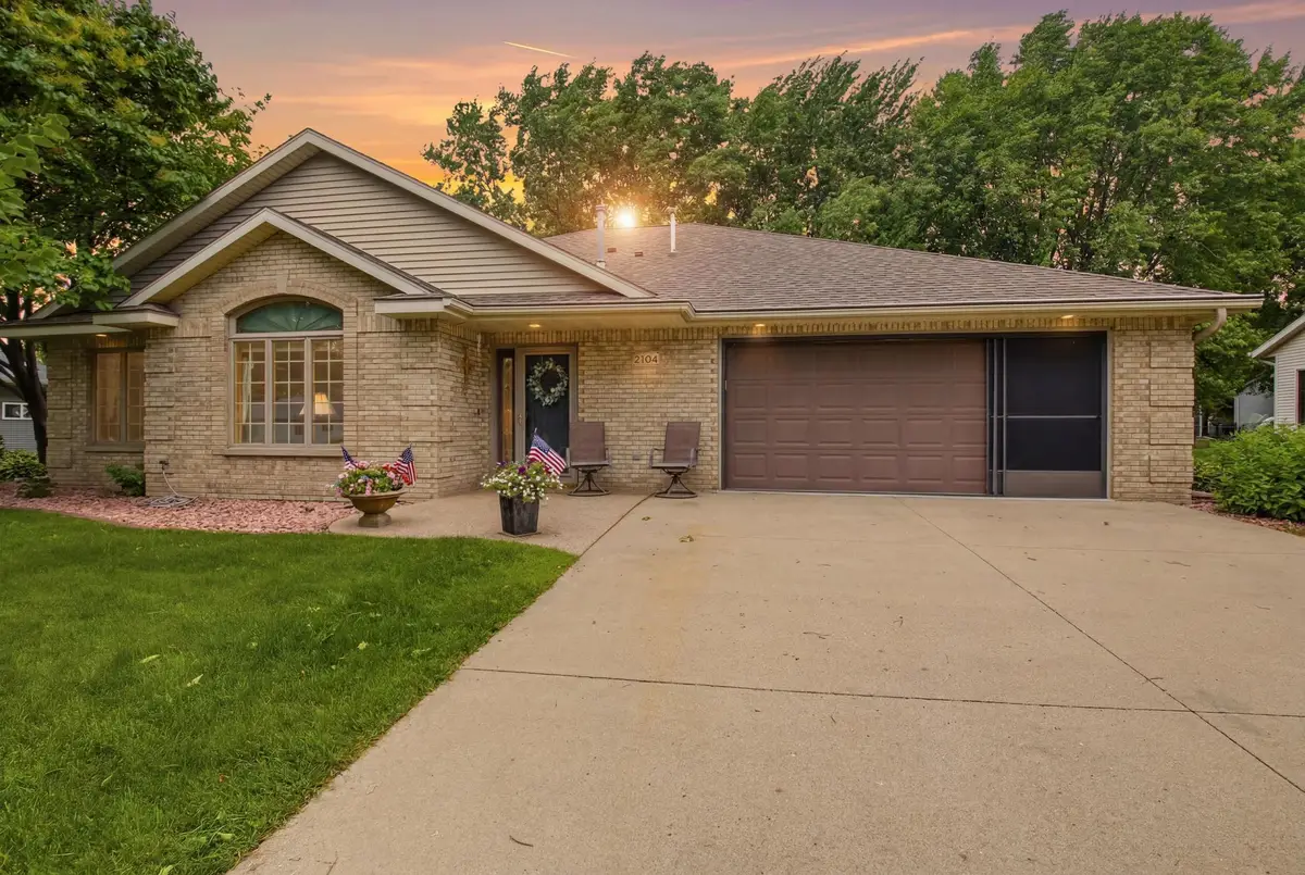 2204 20th Street Sw, Willmar, MN 56201 - #1