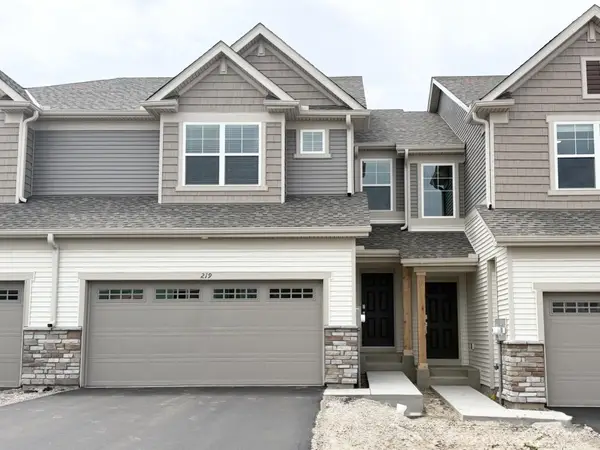 219 Huntington Drive, Waconia, MN 55387