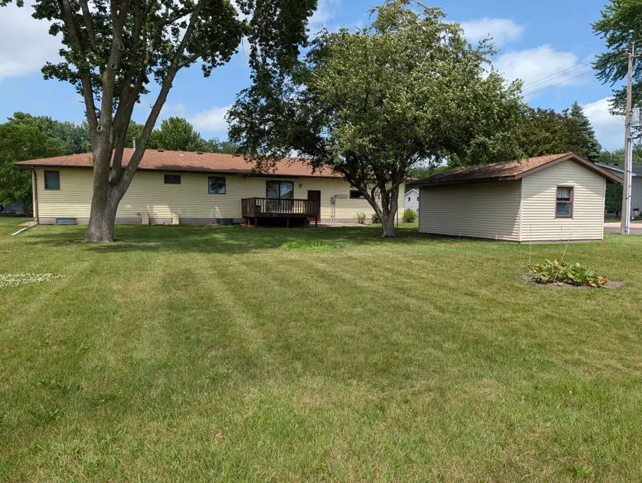 600 8th Street Sw, Wells, MN 56097 - #3
