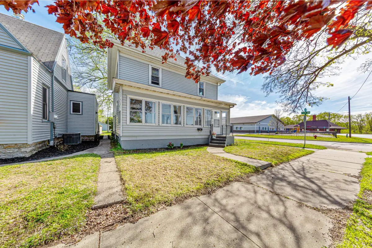 727 2nd Street Nw, Faribault, MN 55021 - #1