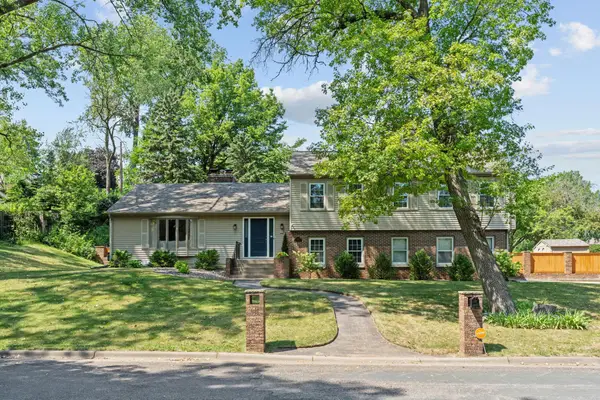 13500 Clinton Place, Burnsville, MN 55337