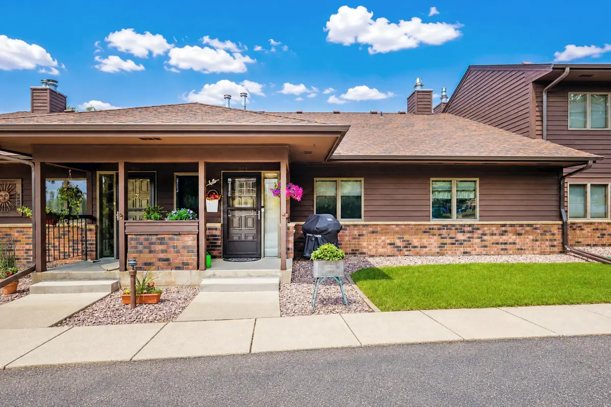 826 4th Avenue Ne, Waseca, MN 56093 - #1