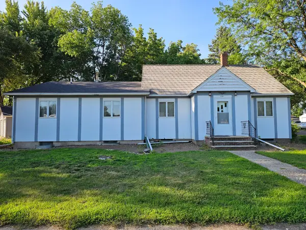 131 E Dineen Street, Sanborn, MN 56083