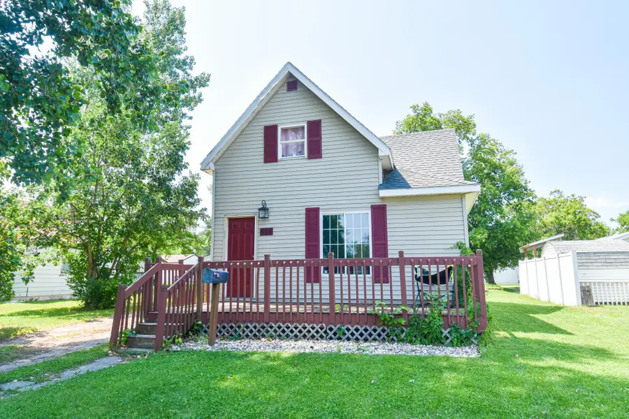 615 Markley Avenue S, Thief River Falls, MN 56701 - #2