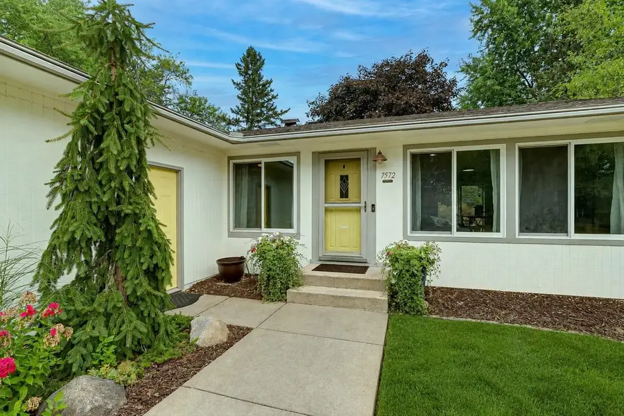 7572 Carillon Plaza W, Woodbury, MN 55125 - #2
