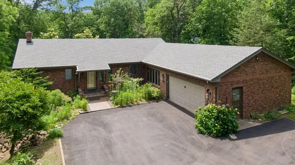 9825 Brent Avenue, Inver Grove Heights, MN 55077
