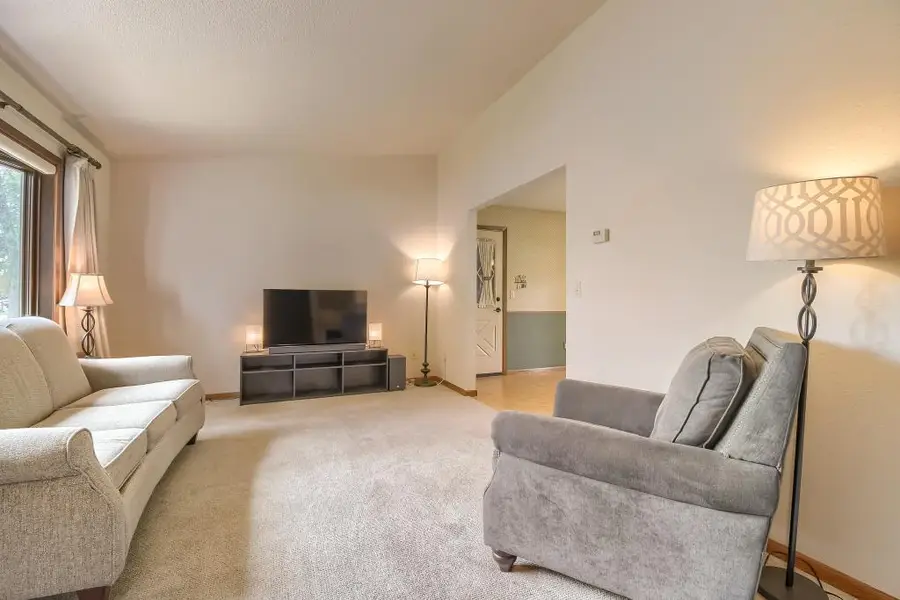 383 Belmont Lane E, Maplewood, MN 55117 - #3