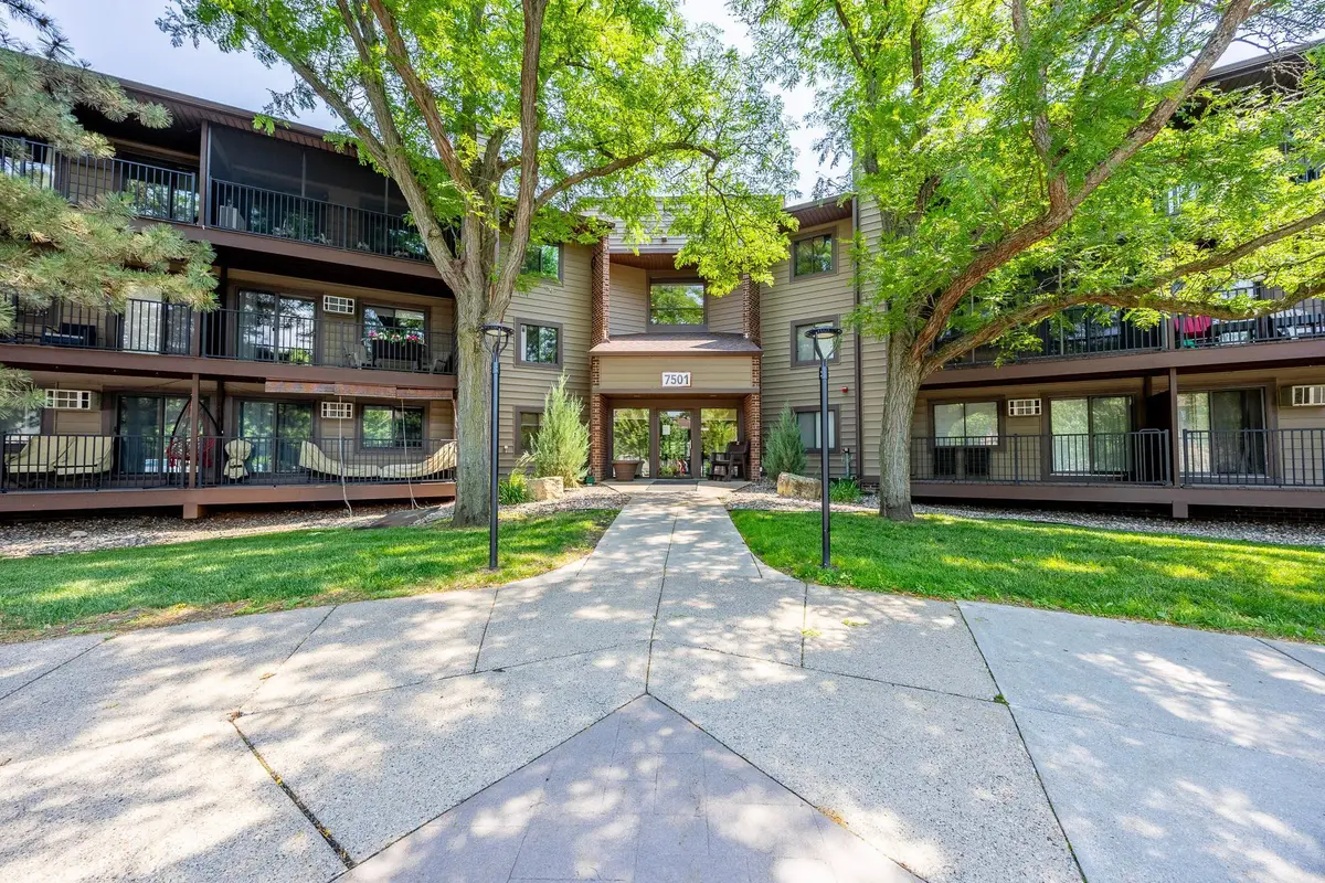 7501 W 101st Street #206, Bloomington, MN 55438 - #1