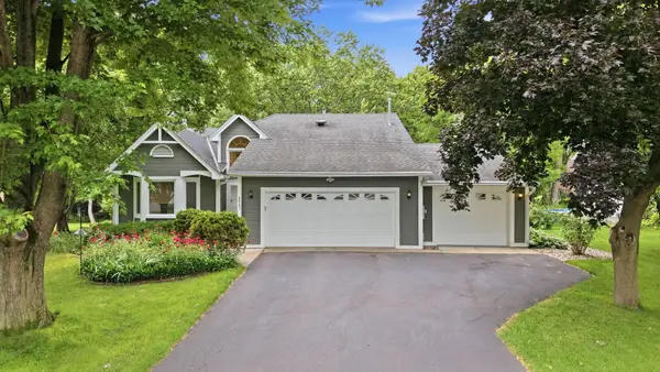 4067 Stockdale Drive, Vadnais Heights, MN 55127