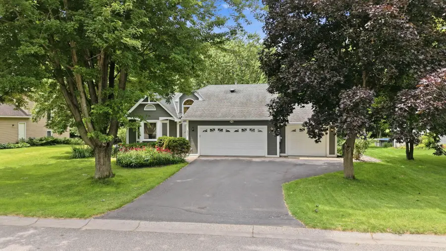 4067 Stockdale Drive, Vadnais Heights, MN 55127 - #2