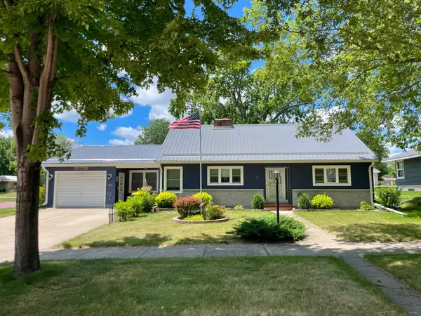 18 S Paffrath Avenue, Springfield, MN 56087