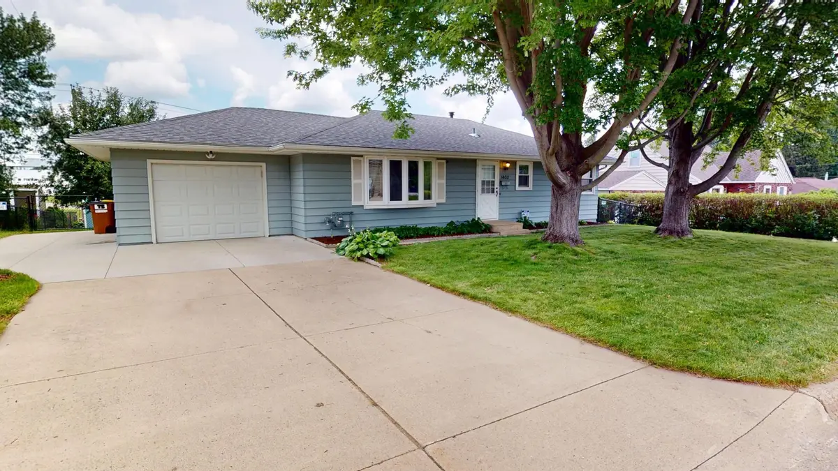 1402 Marie Avenue, Albert Lea, MN 56007 - #1