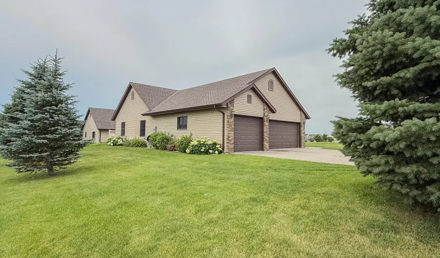 2953 9th Avenue Se, Willmar, MN 56201 - #3