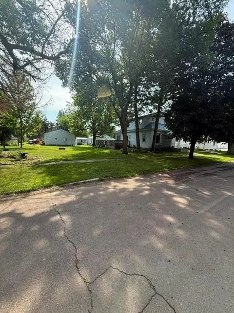 102 N Grove Street, Okabena, MN 56161 - #3