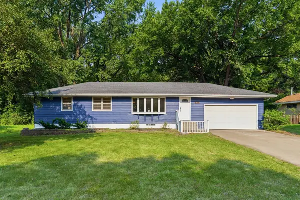 624 20th Avenue Nw, North Saint Paul, MN 55112