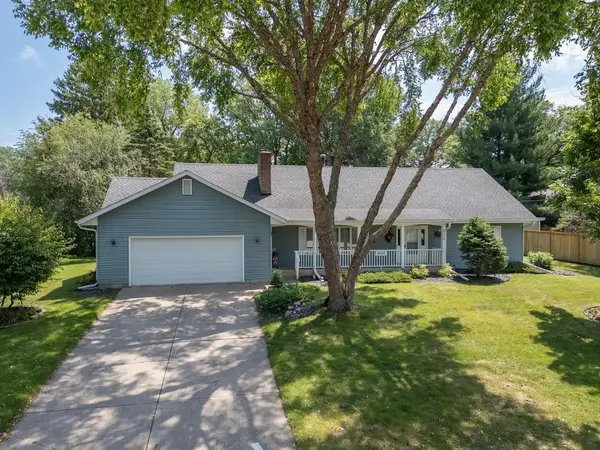 2500 Fernwood Street, Roseville, MN 55113