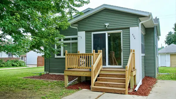 404 1st Avenue Se, Pine Island, MN 55963