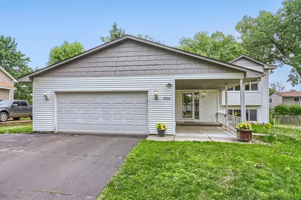 9014 Hampshire Avenue N, Brooklyn Park, MN 55445