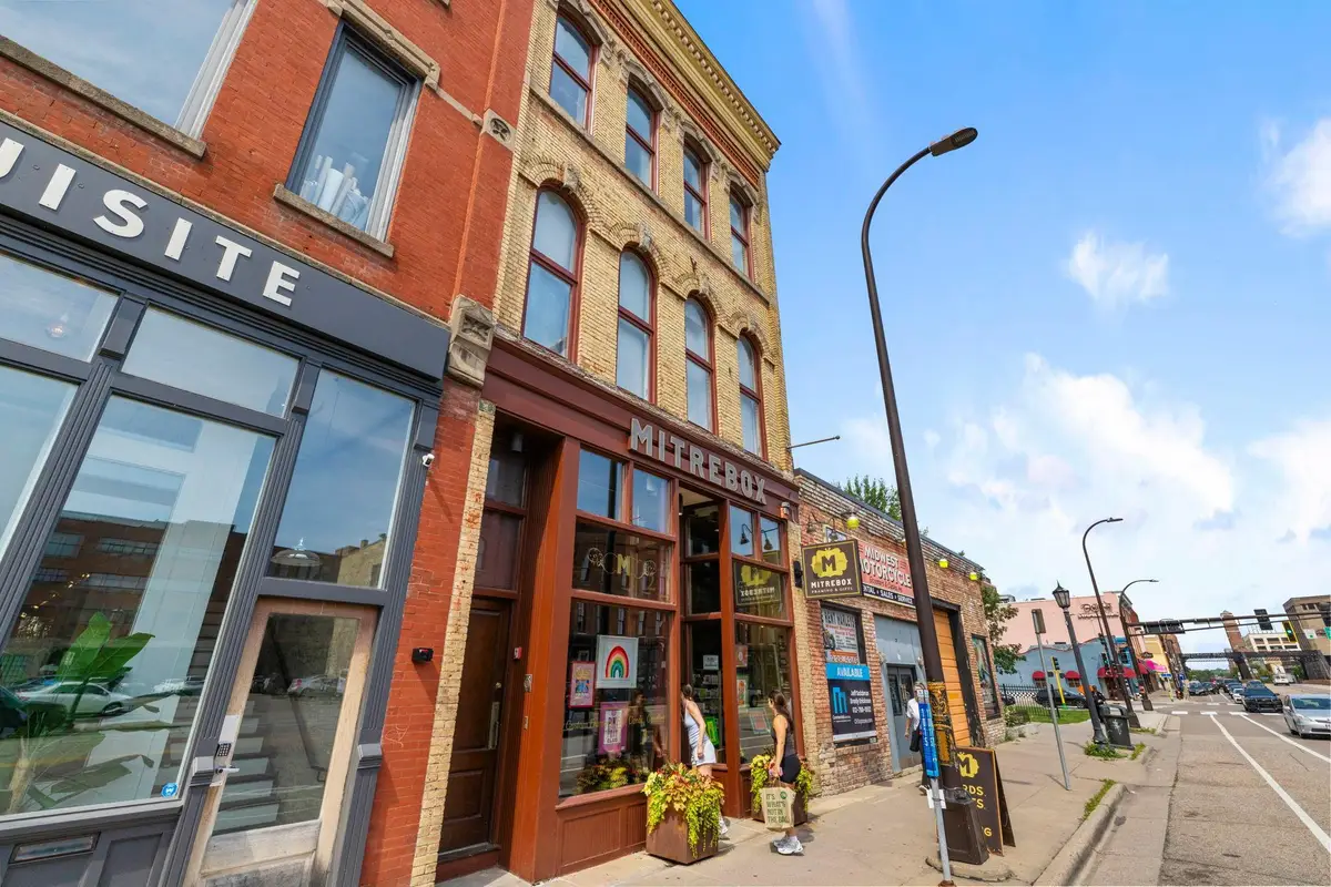 213 1/2 Washington Avenue N, Minneapolis, MN 55401 - #1