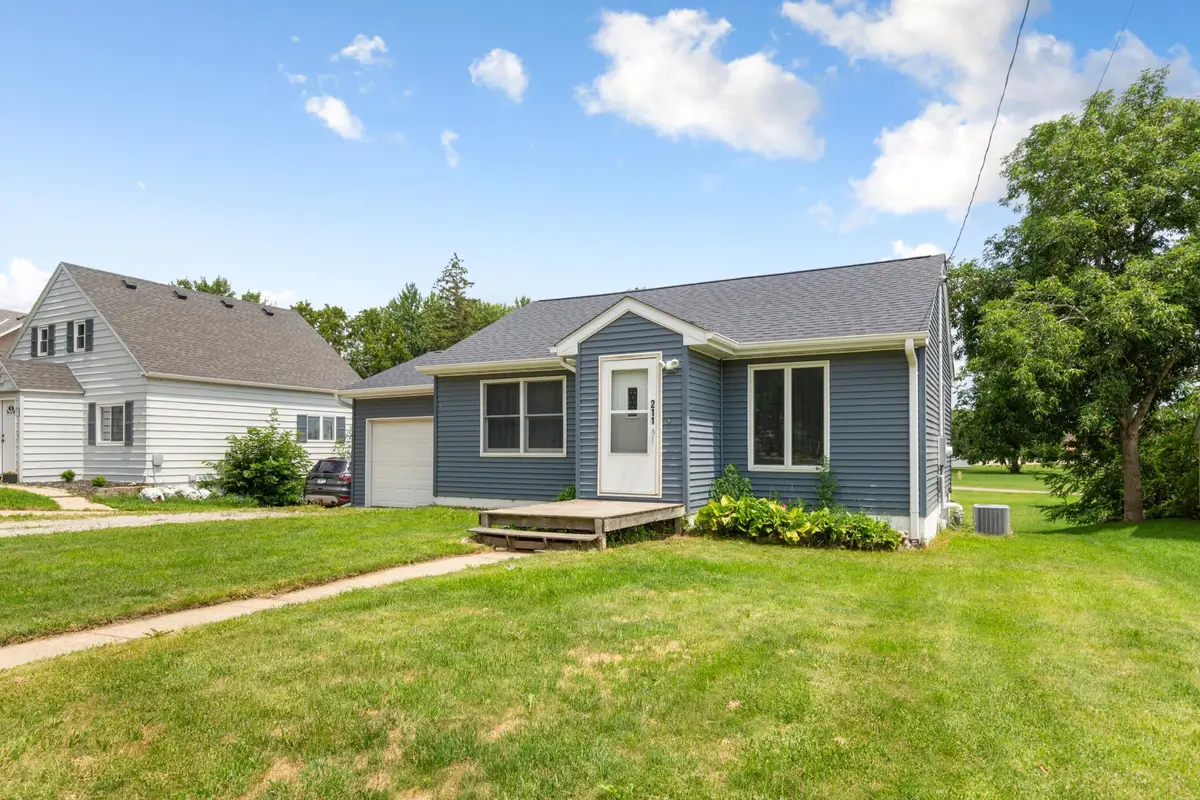 211 Independence Avenue S, Clarks Grove, MN 56016 - #1