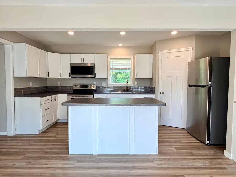 519 E 9th Street, Morris, MN 56267 - #3