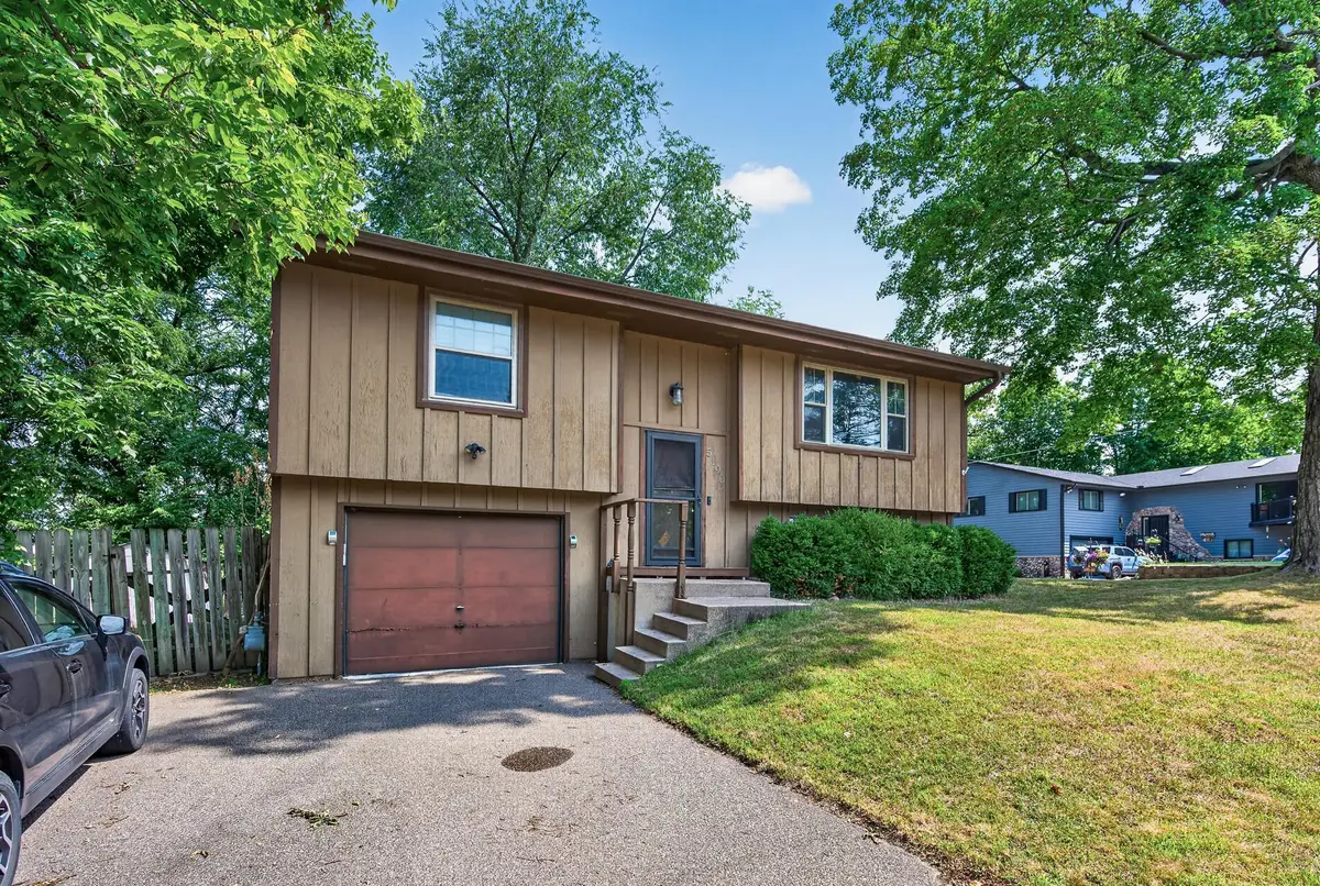 5190 Three Points Boulevard, Mound, MN 55364 - #1