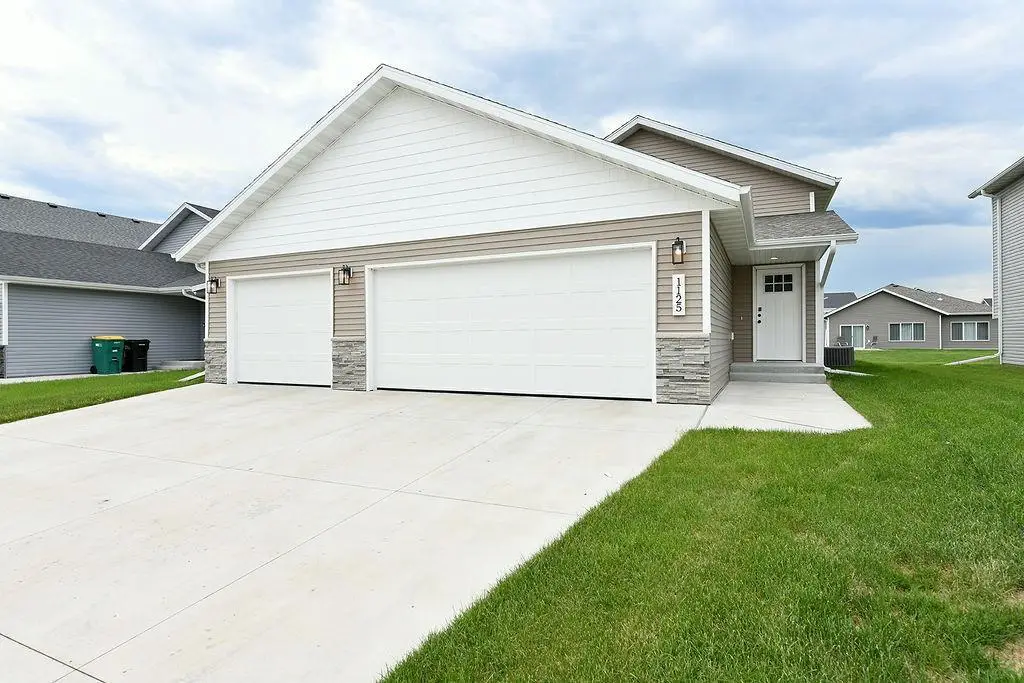 1125 60th Avenue W, West Fargo, ND 58078 - #1