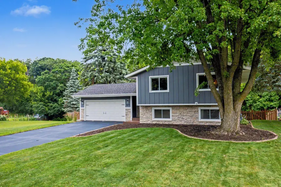 1579 Hilo Avenue N, Oakdale, MN 55128 - #2