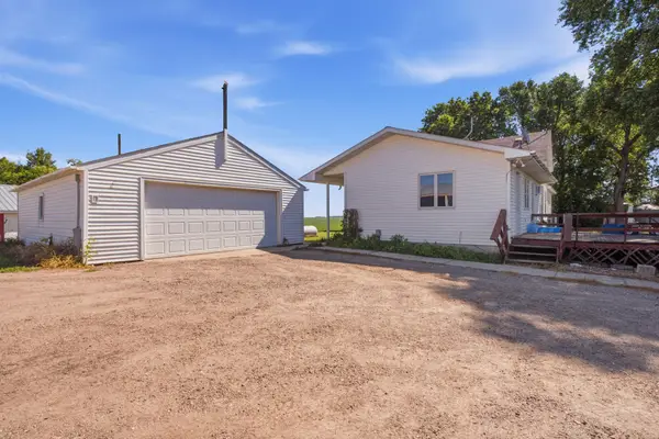 82140 370th Street, Olivia, MN 56277